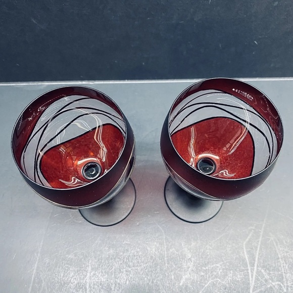 Vlasta Voboraikova LHL Praque Czech art Wine glass stemware Signed Set Of 2 - Picture 2 of 6